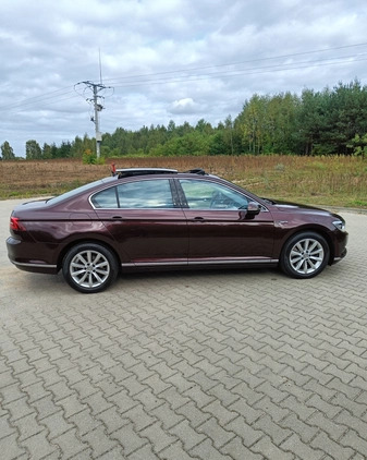 Volkswagen Passat cena 67900 przebieg: 246565, rok produkcji 2016 z Bełchatów małe 79